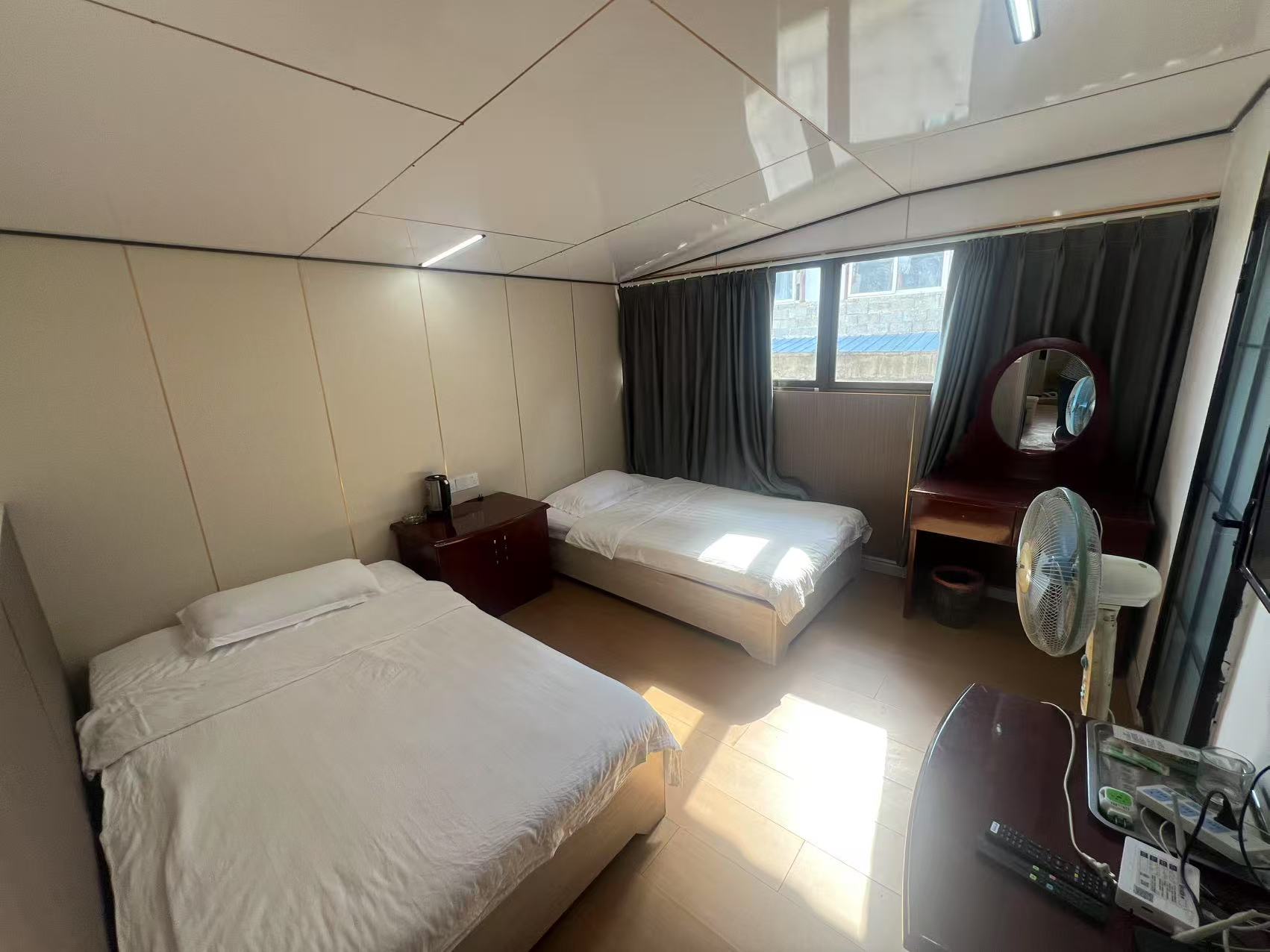 606房间（标准间）